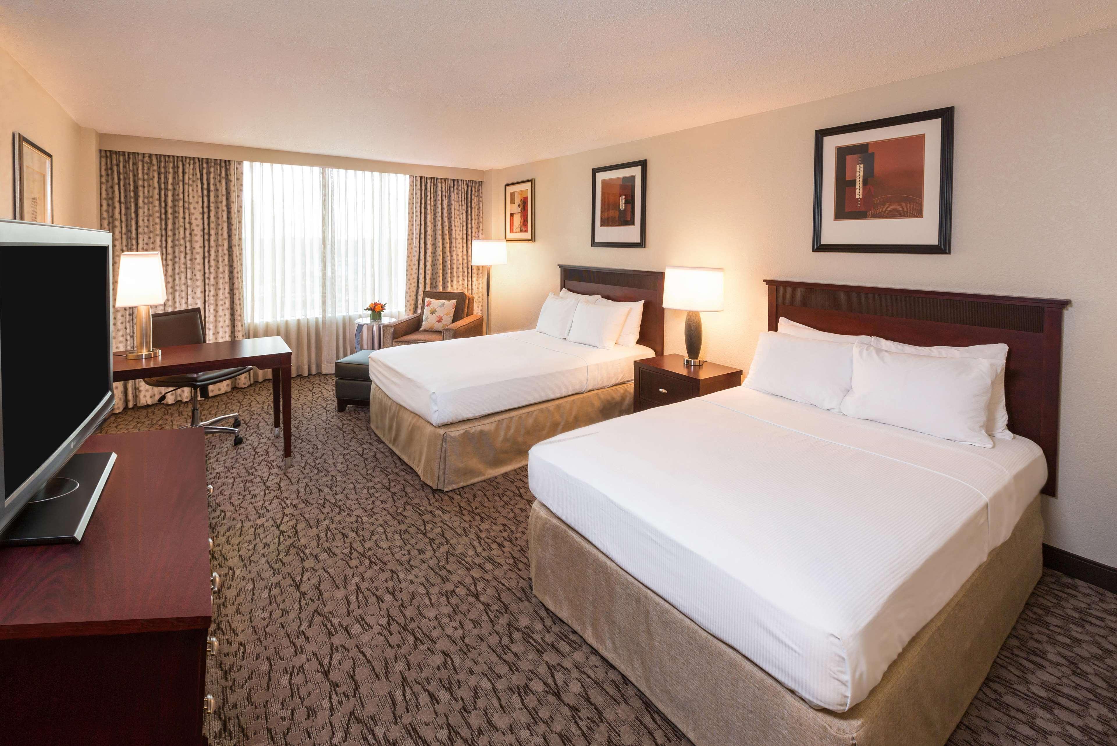 Doubletree By Hilton Lafayette Hotel Exterior photo