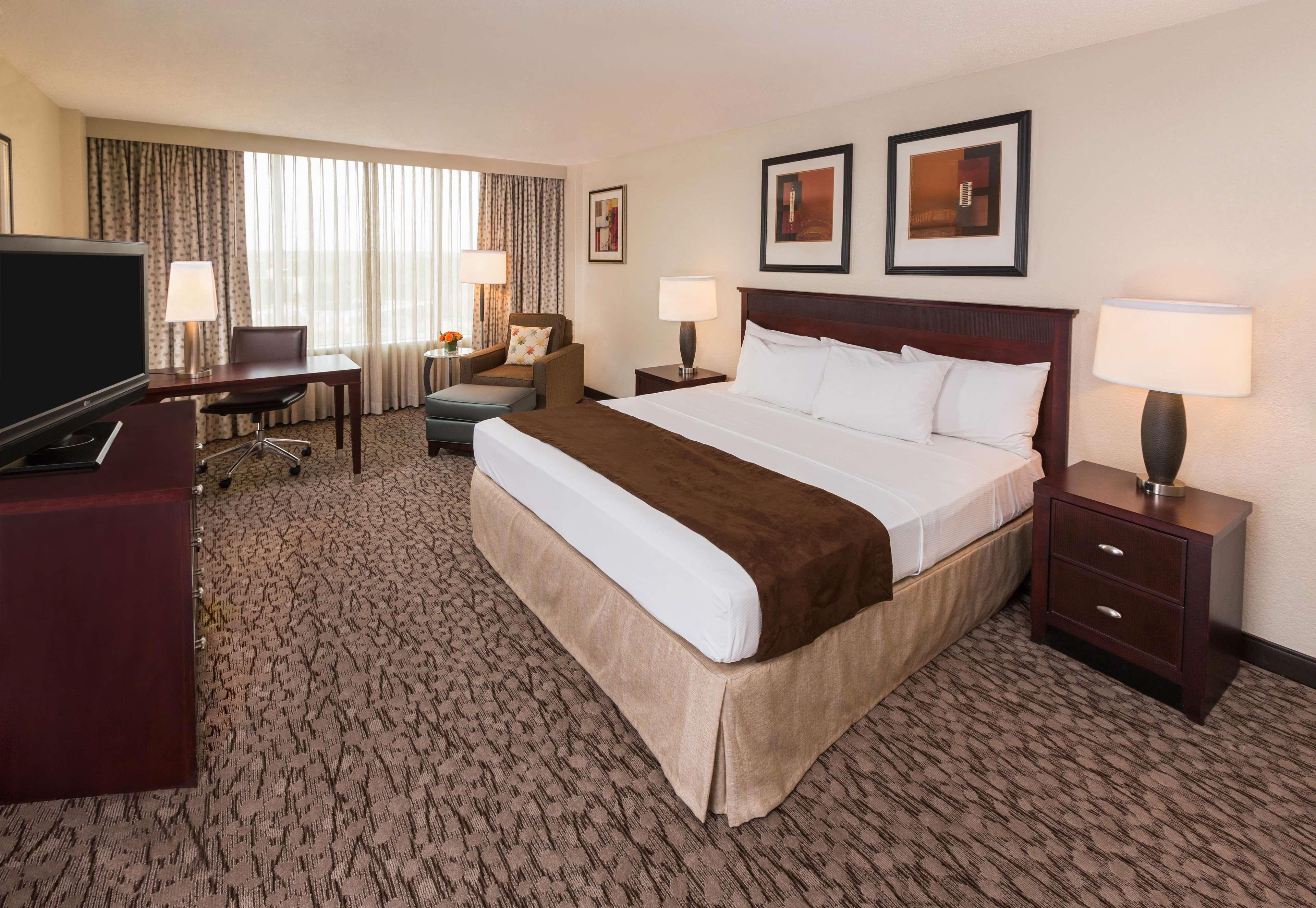 Doubletree By Hilton Lafayette Hotel Exterior photo