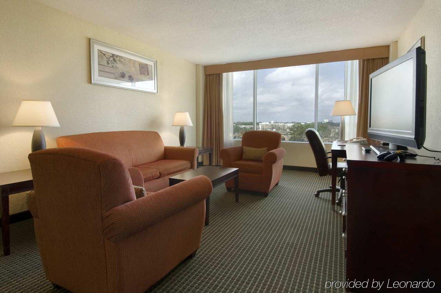 Doubletree By Hilton Lafayette Hotel Room photo