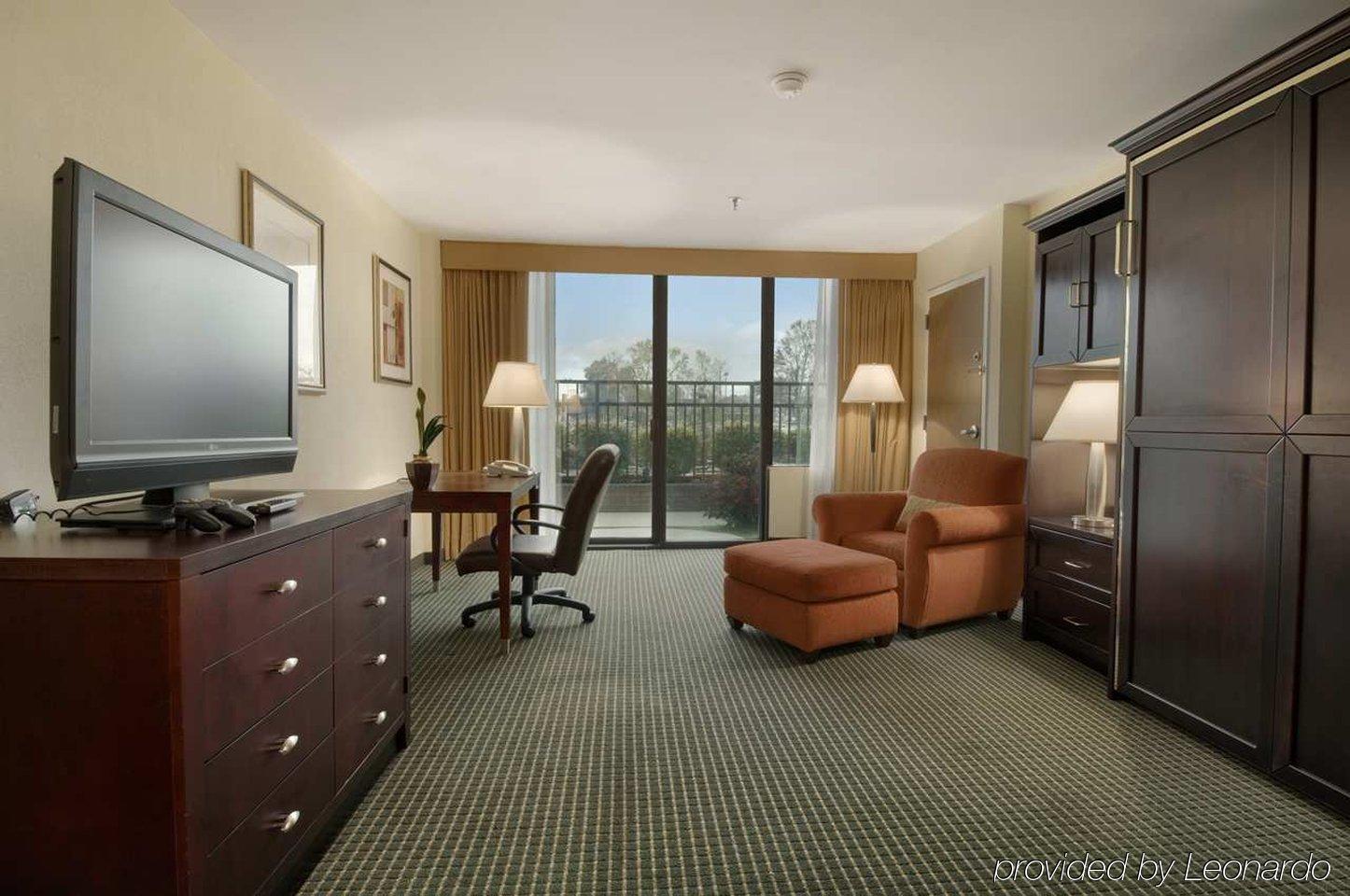 Doubletree By Hilton Lafayette Hotel Room photo